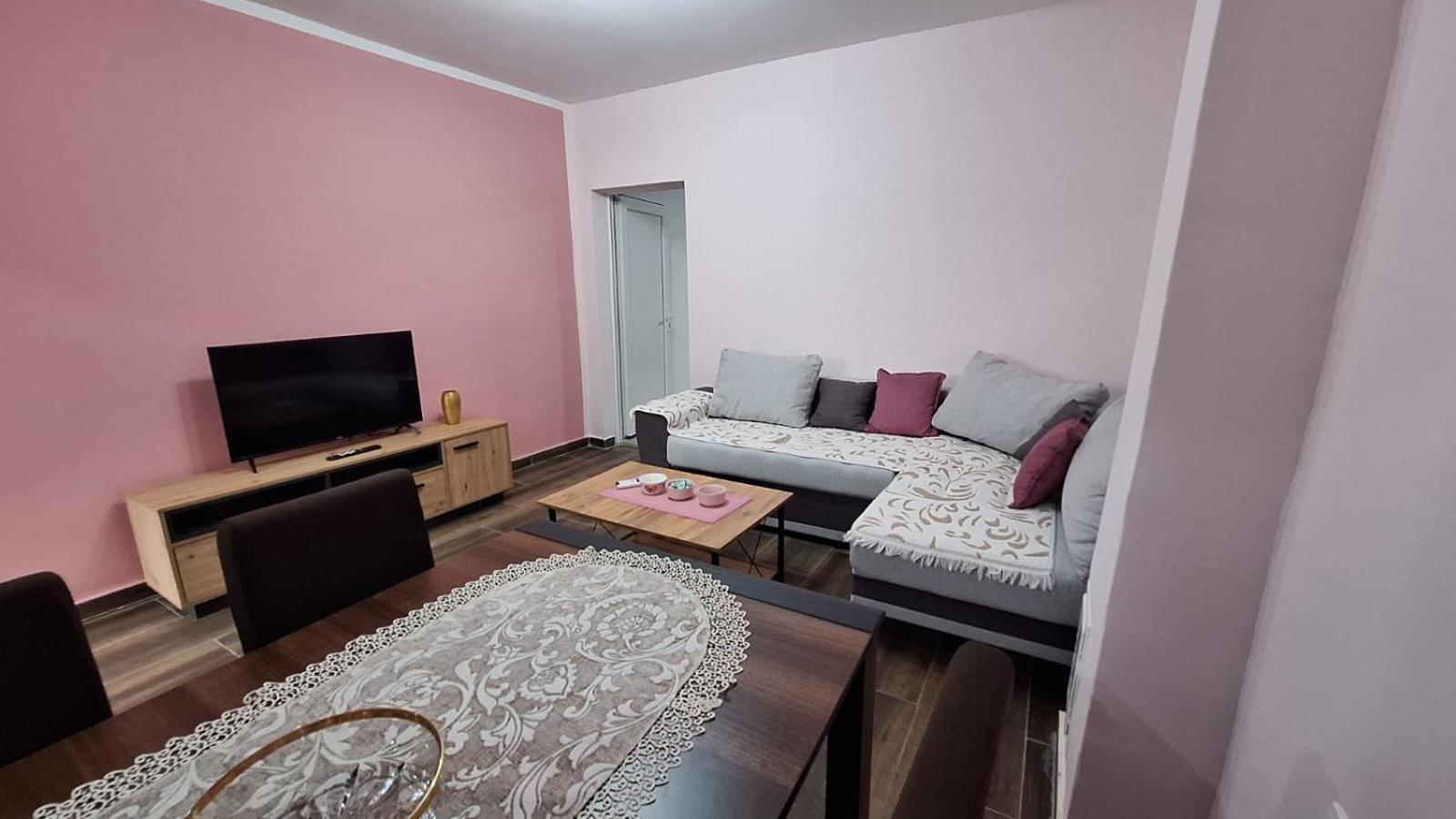 Apartman Jelena Τσέτινιε Εξωτερικό φωτογραφία